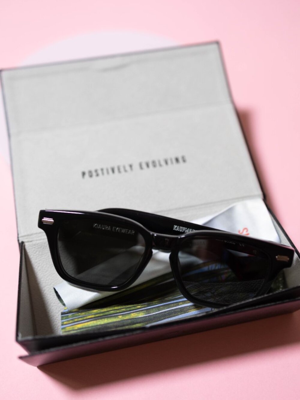 KIAURA Sunglasses in Black Crystal - Picture 12 of 12